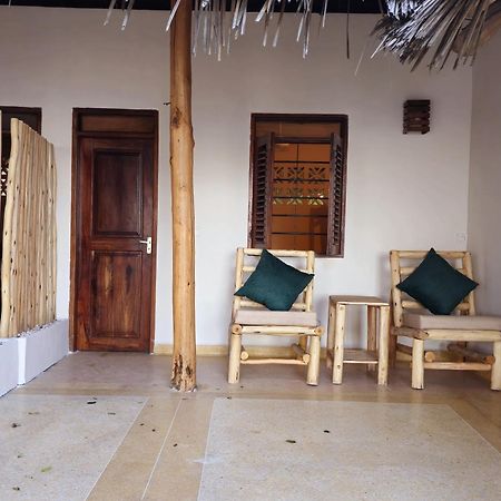 Ha Beach Hotel Zanzibar ジャンビアニ エクステリア 写真