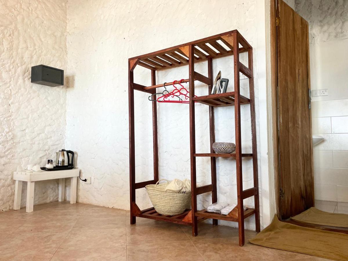 Ha Beach Hotel Zanzibar ジャンビアニ エクステリア 写真