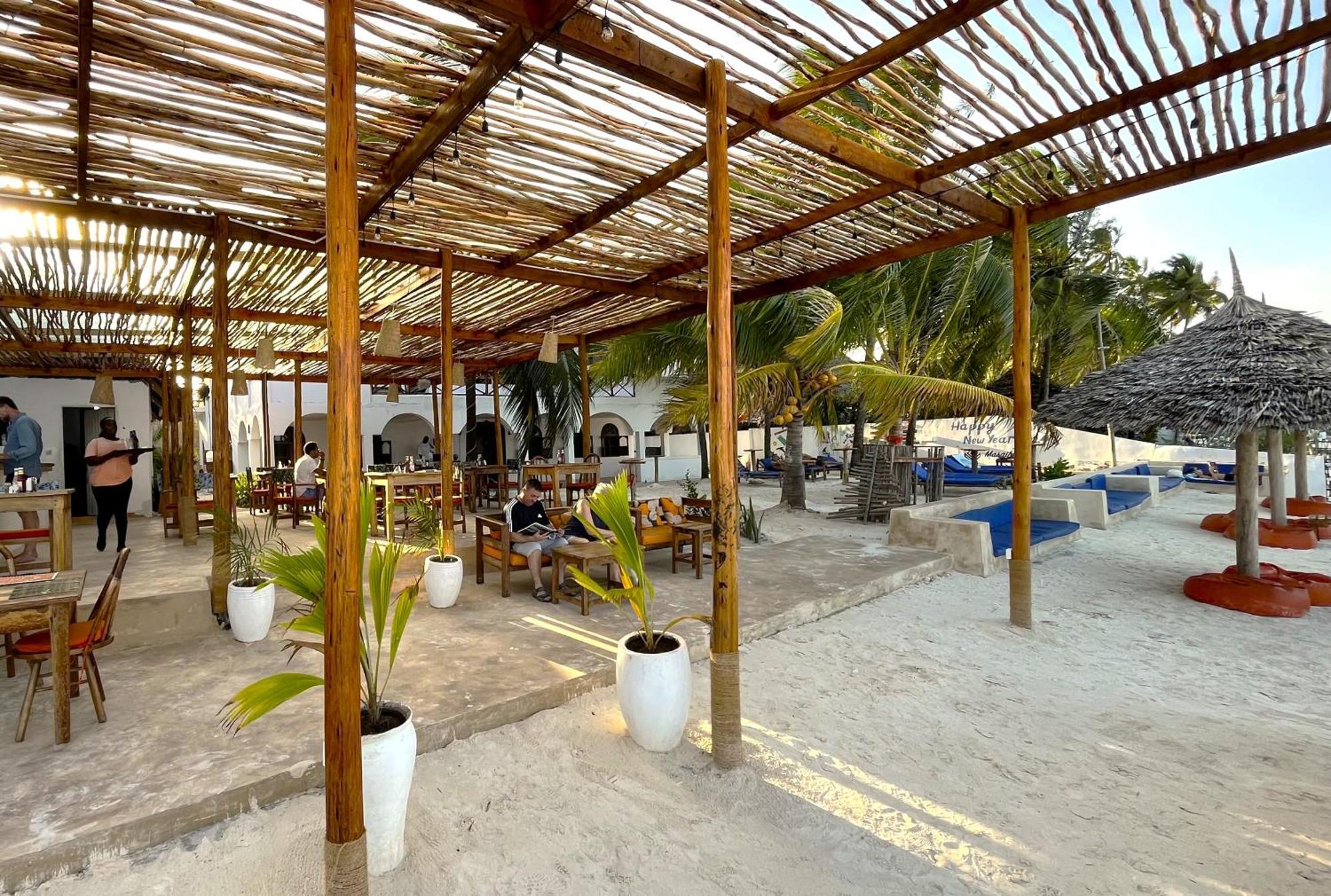 Ha Beach Hotel Zanzibar ジャンビアニ エクステリア 写真