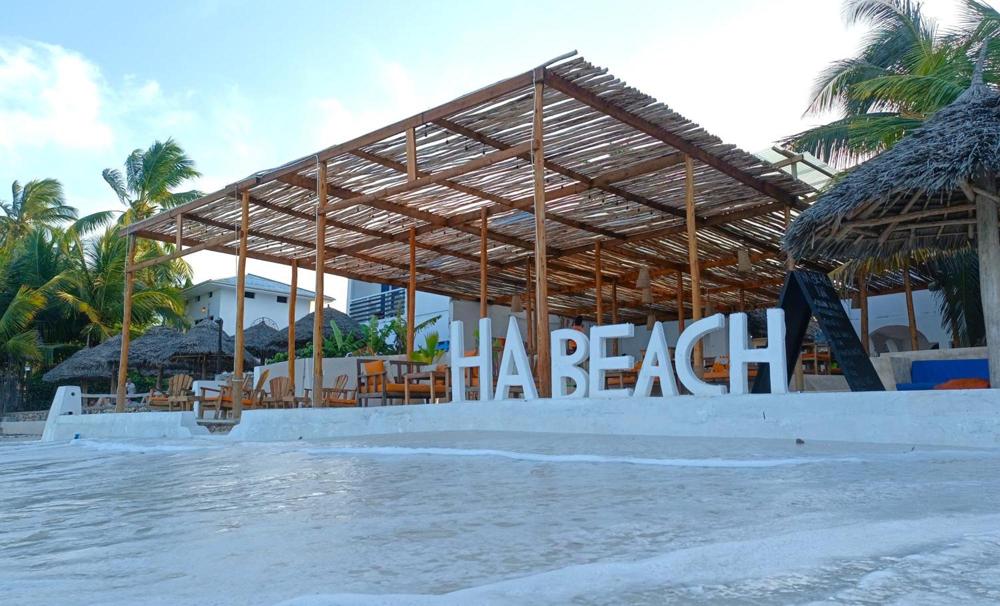 Ha Beach Hotel Zanzibar ジャンビアニ エクステリア 写真