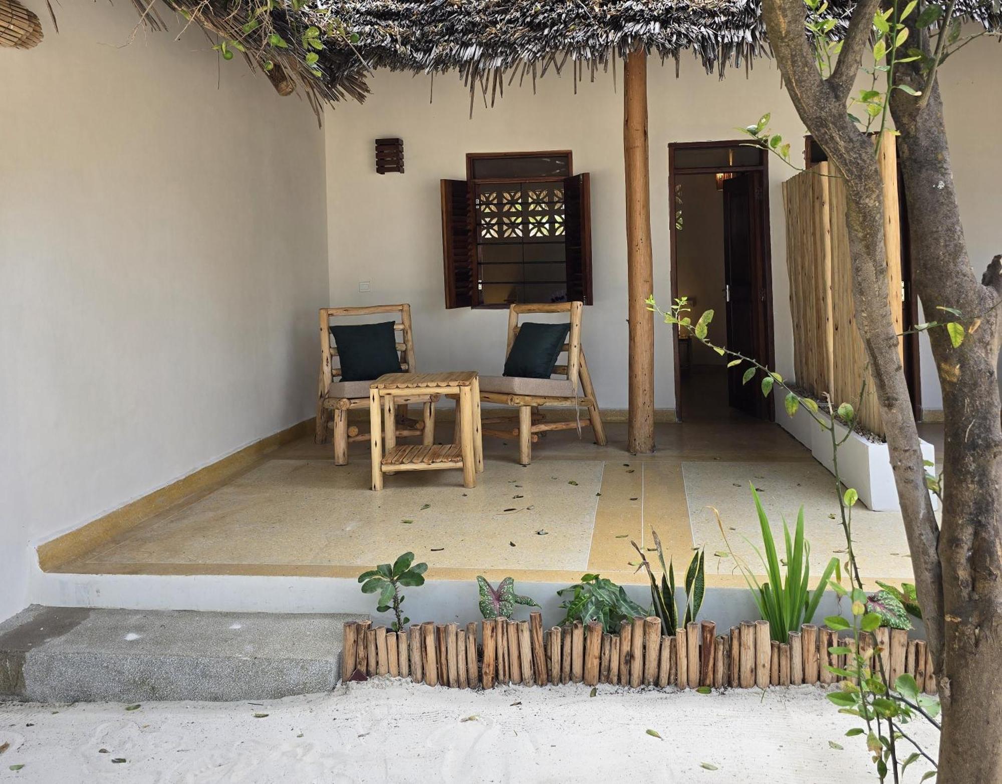 Ha Beach Hotel Zanzibar ジャンビアニ エクステリア 写真